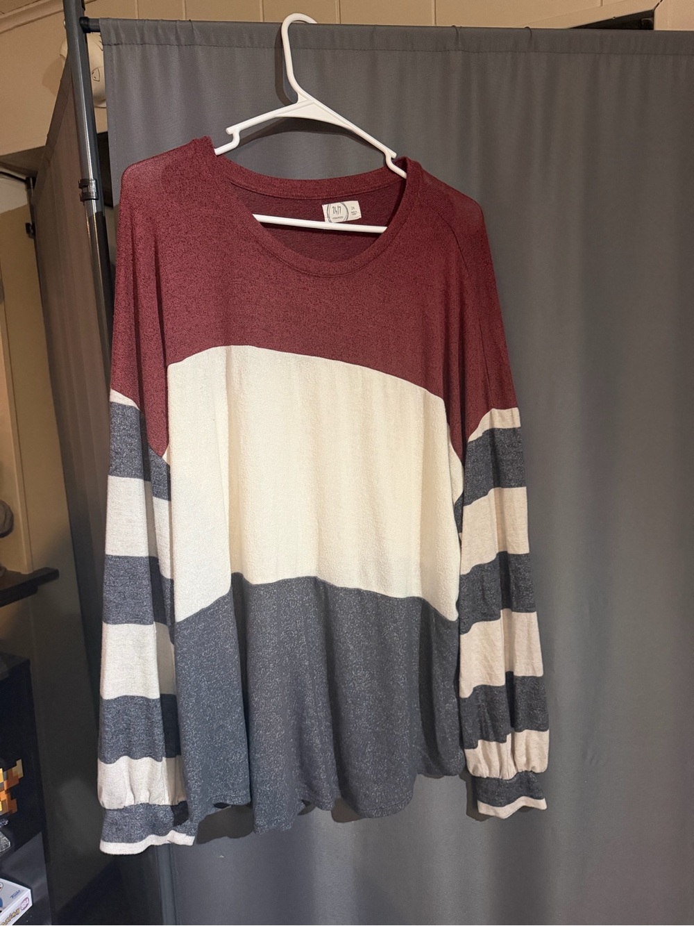 Maurices 24/7 Size 2X Colorblock Striped Long Sleeve Top